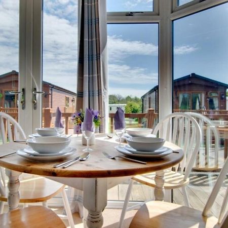 Stunning 3-Bed Hot Tub Lodge Northumberland Felton  Exterior foto